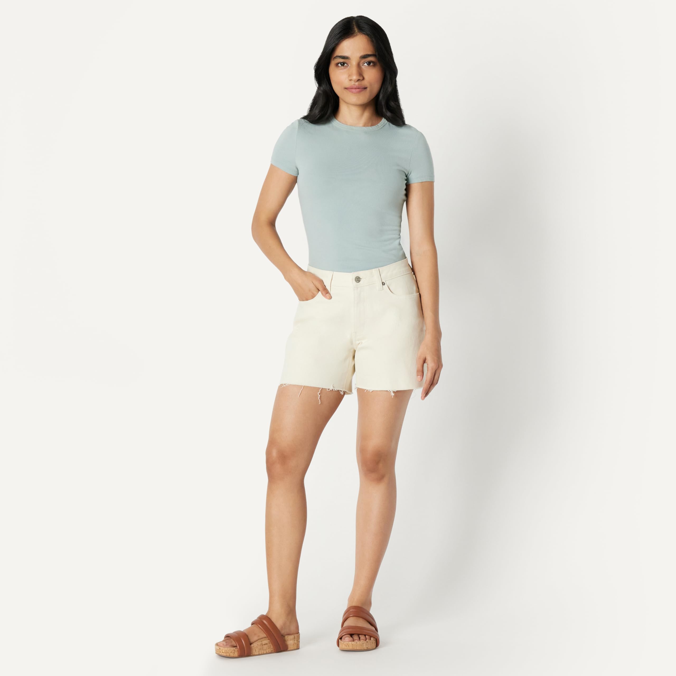Amazon Essentials Women's Low Stretch Mid-Rise Regular-Fit Jean Short