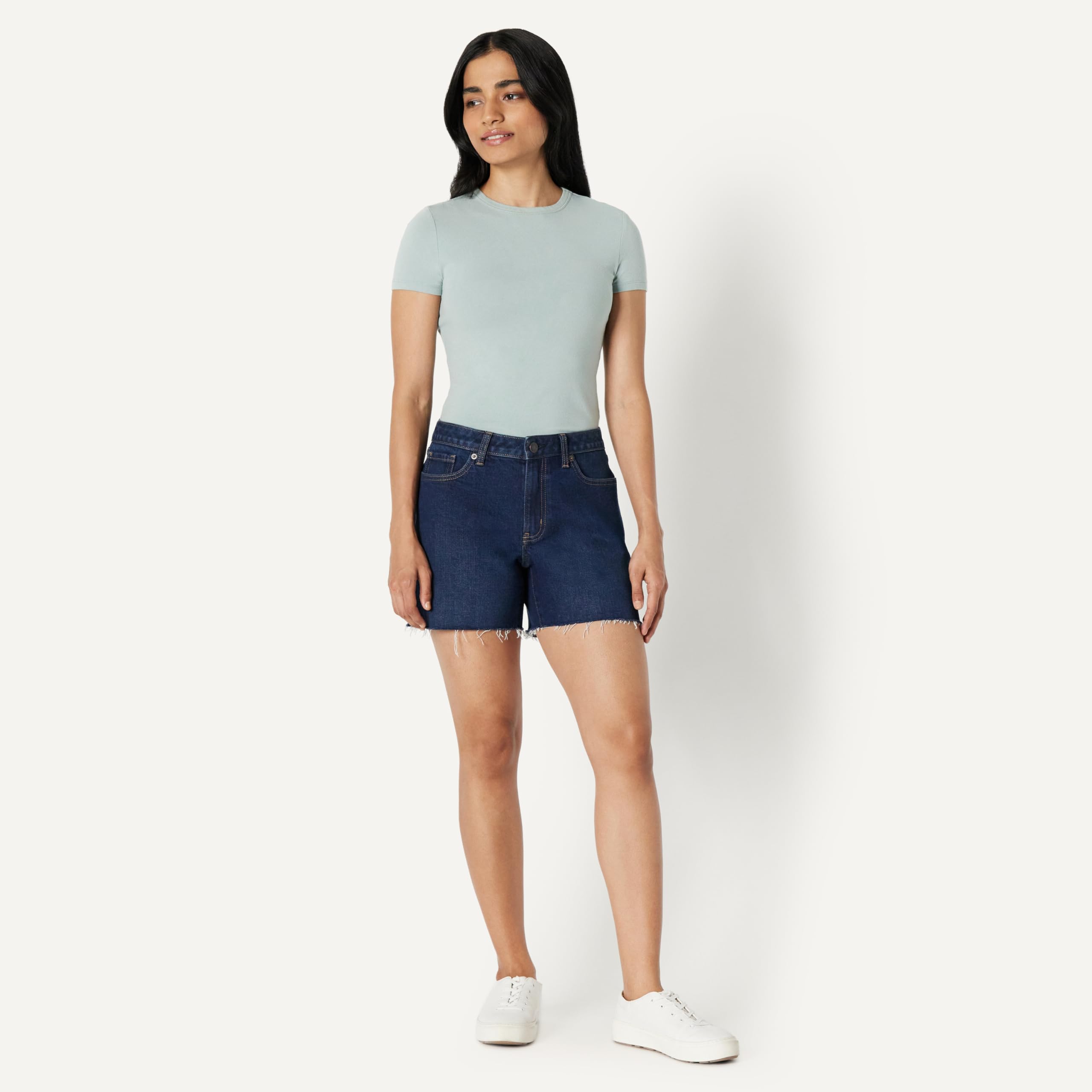 Amazon Essentials Women's Low Stretch Mid-Rise Regular-Fit Jean Short