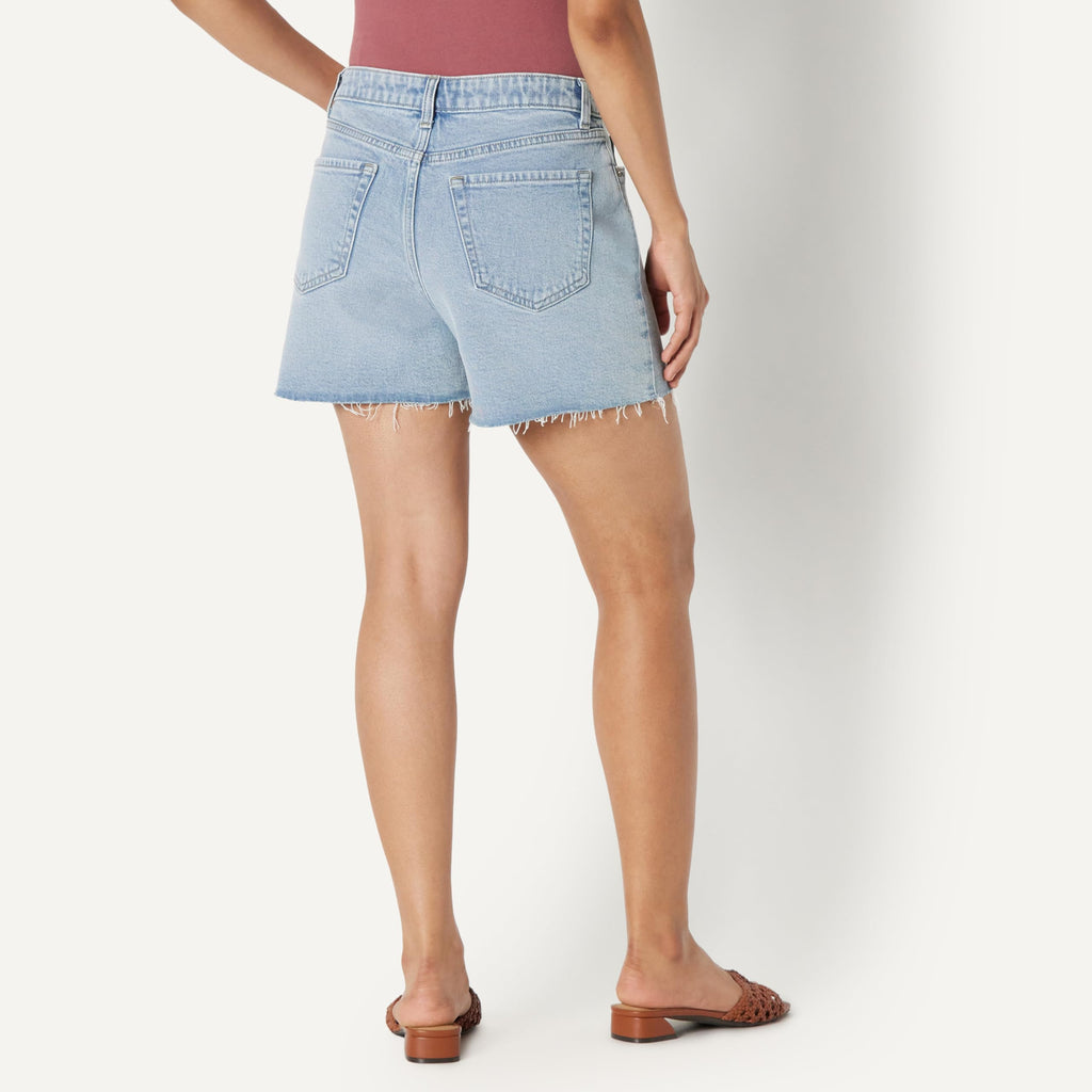 Amazon Essentials Women's Low Stretch Mid-Rise Regular-Fit Jean Short