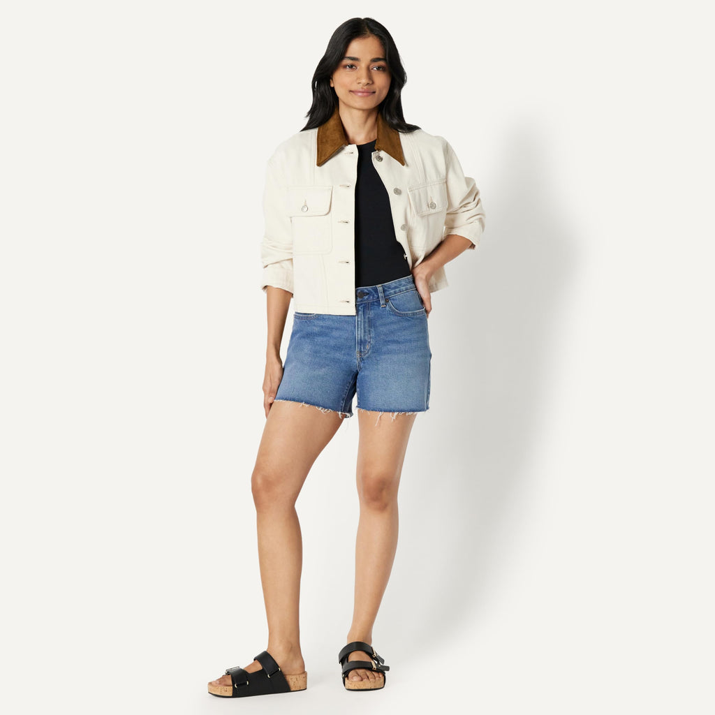Amazon Essentials Women's Low Stretch Mid-Rise Regular-Fit Jean Short